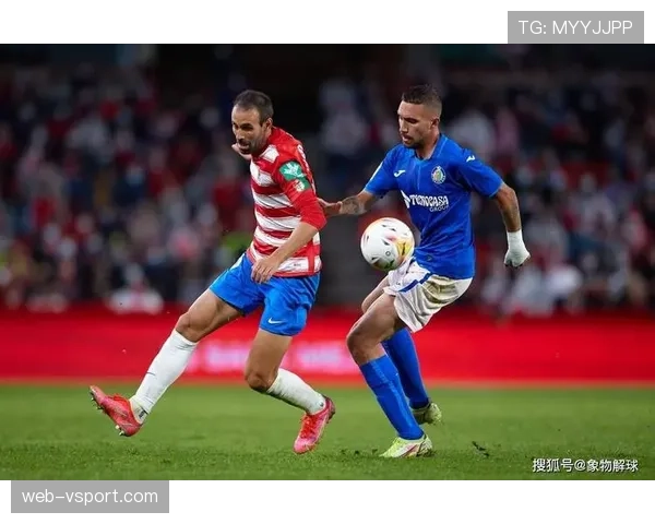 西甲快讯:赫塔菲vs贝蒂斯,比赛中因球迷投掷杂物中断5分钟 西甲快讯:赫塔菲vs贝蒂斯,比赛中因球迷投掷杂物中断5分钟